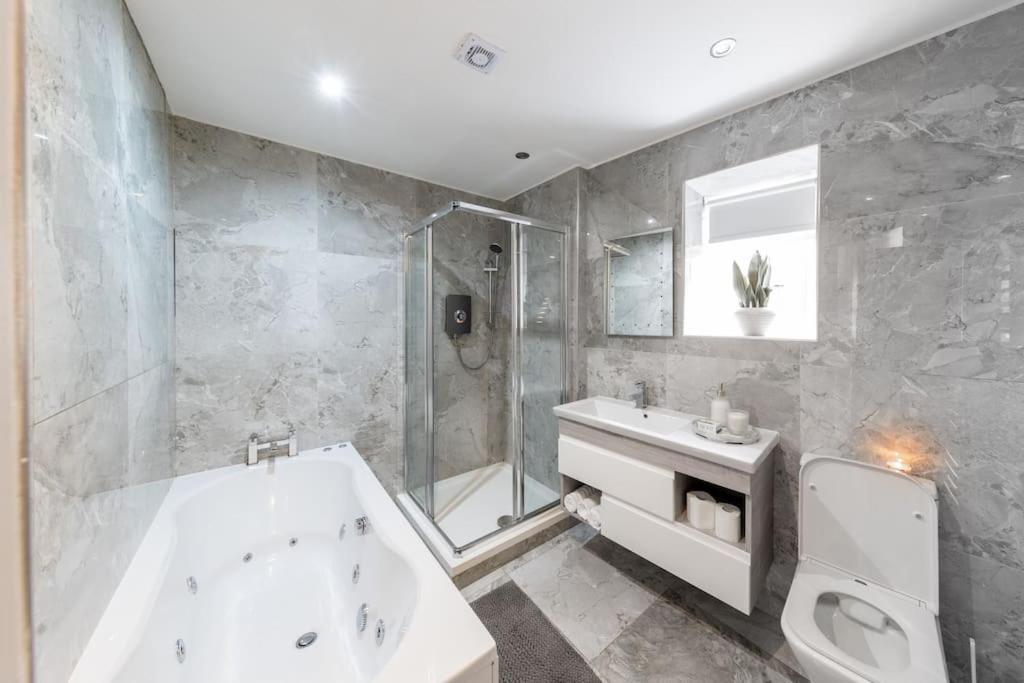 Luxury, Open Plan Apartment Bradford  Bagian luar foto